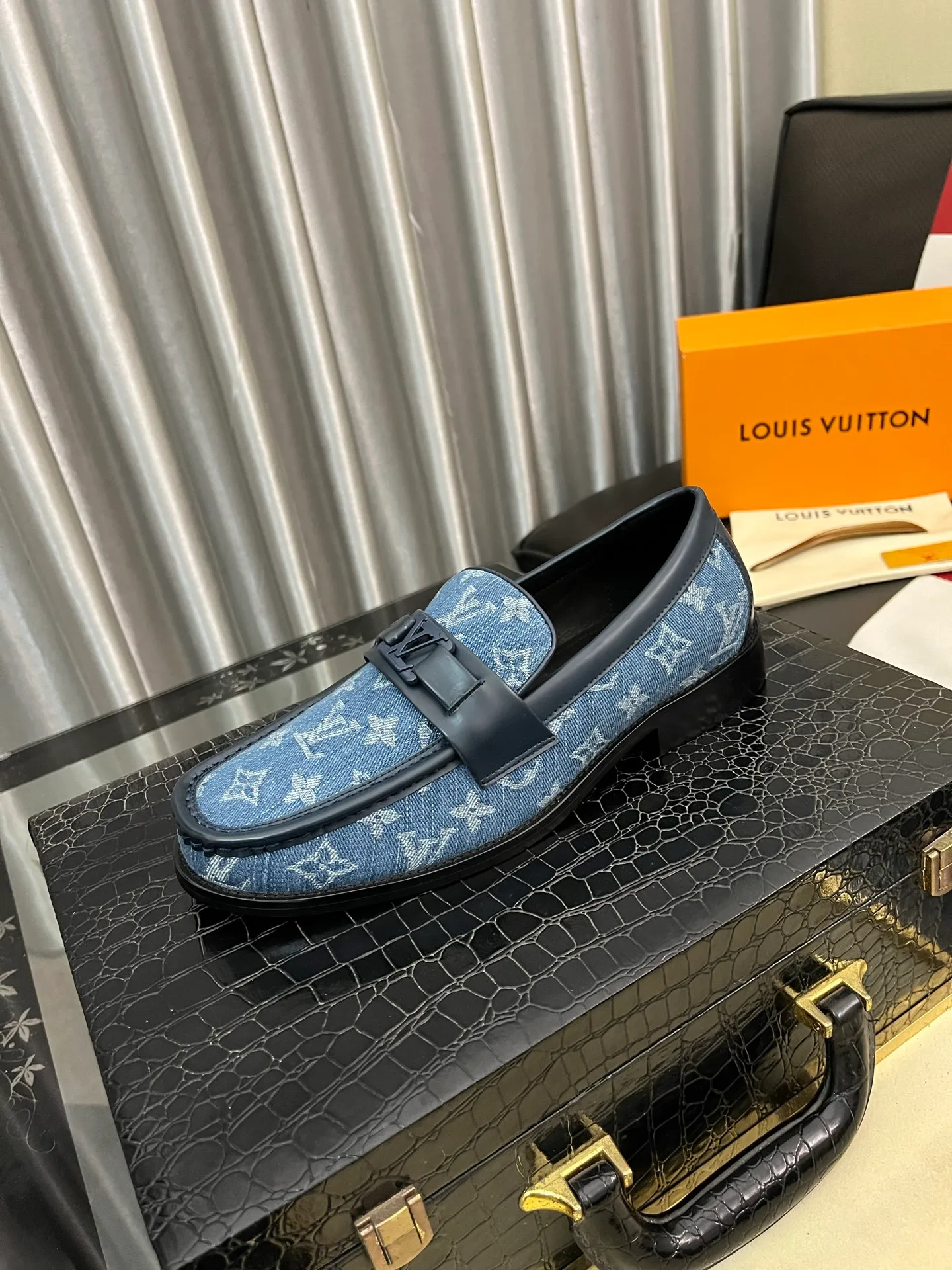 Men's Men's Shoes Men's Men's Shoes 💰520⌚️⌚️[LV] The most popular classic Louis Vuitton leather shoes. Synchronized with the official website, the upper adopts Italian imported upper embossing➕comfortable cowhide lining, fashionable atmosphere, unique brand and unique craftsmanship. Highlighting the hot style of the new year. Stop hesitating, stop wandering, get it now. Code number: 38--44. 3️⃣colors available